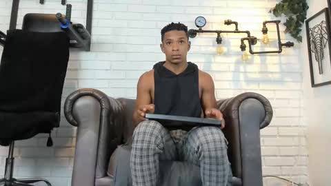 Italo Moore online show from 09.15.25