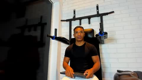 Italo Moore online show from 09.30.25