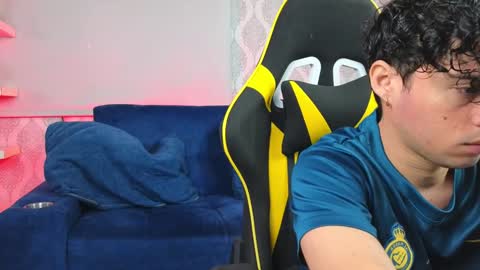 Ithan and Friends online show from 01.09.25