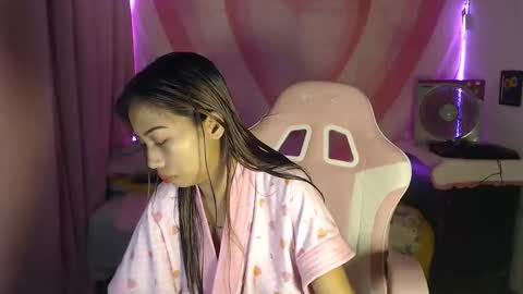 Snapshot of its_andrea chatting on 11.14.25 its andrea online show from 11.14.25