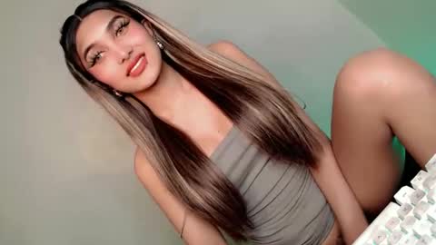 Bella online show from 02.15.25