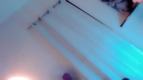 EZZIE online show from 02.17.25