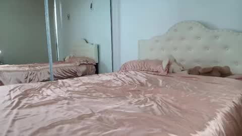 Snapshot of itschanelxx chatting on 12.17.24 itschanelxx online show from 12.17.24