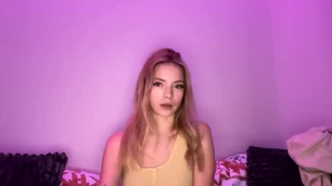 Snapshot of itsdanirose chatting on 05.19.26 Danielle Rose online show from 05.19.26