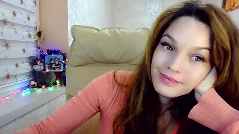 Snapshot of itslunaday chatting on 12.12.24 itslunaday online show from 12.12.24