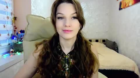 Snapshot of itslunaday chatting on 12.29.24 itslunaday online show from 12.29.24