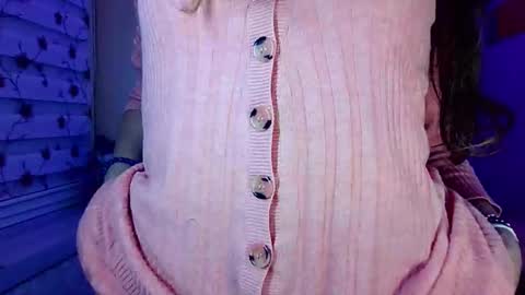 Snapshot of itslunaday chatting on 09.18.25 itslunaday online show from 09.18.25