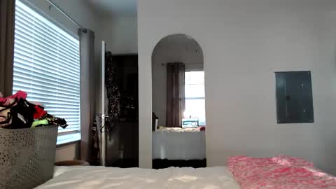 Snapshot of itsmealexisrae chatting on 10.16.25 Alexis Rae online show from 10.16.25