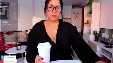 Itsmedannax   online show from 01.10.26