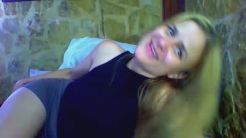 Snapshot of itsmekrissy chatting on 03.26.26 itsmekrissy online show from 03.26.26