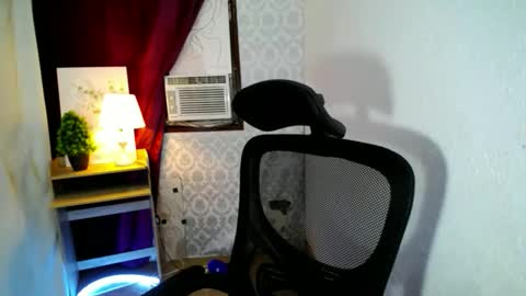 Snapshot of itsmeloveypinay chatting on 09.20.25 itsmeloveypinay online show from 09.20.25