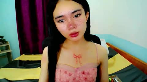 Snapshot of itsmeloveypinay chatting on 11.03.25 itsmeloveypinay online show from 11.03.25