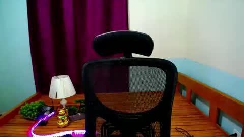 Snapshot of itsmeloveypinay chatting on 11.07.25 itsmeloveypinay online show from 11.07.25