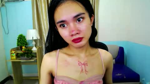 Snapshot of itsmeloveypinay chatting on 11.20.25 itsmeloveypinay online show from 11.20.25