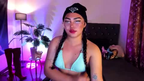 Snapshot of itsmemoiraa69 chatting on 04.13.26 itsmemoiraa69 online show from 04.13.26