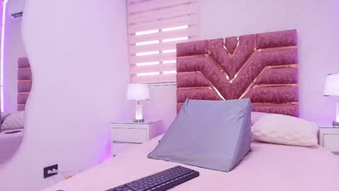 Snapshot of itspia chatting on 02.14.26 Itspia online show from 02.14.26