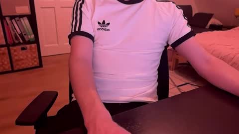 Snapshot of itsthat chatting on 03.07.26 itsthat online show from 03.07.26