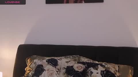 Snapshot of itsyourlady chatting on 01.20.25 Melissa Khaan online show from 01.20.25