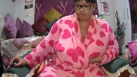 itumeleng74 online show from 09.25.25