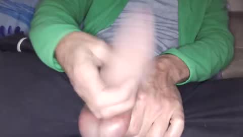 Snapshot of iuuuf2 chatting on 01.19.25 Iuuuf2 or Samel online show from 01.19.25