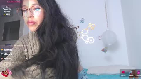 Snapshot of ivana_rose chatting on 02.23.25 Adris online show from 02.23.25