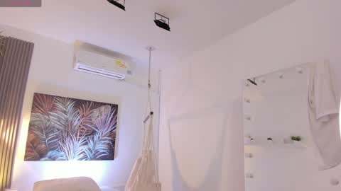Snapshot of ivania_lua chatting on 04.24.26 ivania_lua online show from 04.24.26