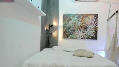 Snapshot of ivania_lua chatting on 05.14.26 ivania_lua online show from 05.14.26