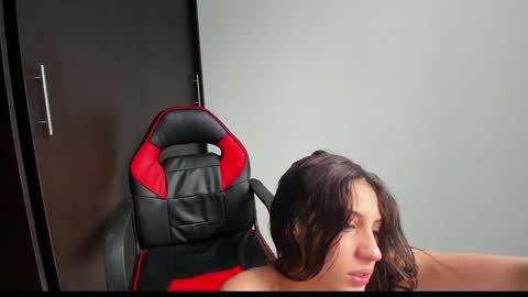 Snapshot of ivanna_essis chatting on 12.13.24 ivanna_essis online show from 12.13.24