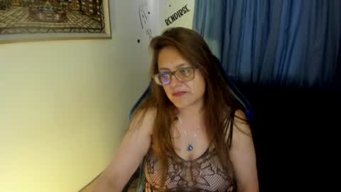 Snapshot of ivette_shaira chatting on 06.21.26 IVETTE online show from 06.21.26