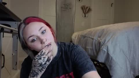 Snapshot of iveyjade33 chatting on 11.11.25 ivey jade online show from 11.11.25