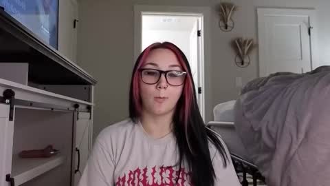 Snapshot of iveyjade33 chatting on 11.27.25 ivey jade online show from 11.27.25