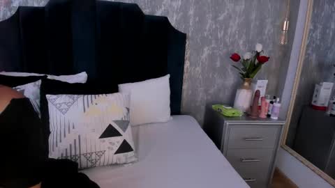 Ivi jones online show from 04.25.26