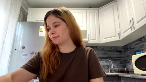 Snapshot of ivonneboyea chatting on 06.19.26 Lina online show from 06.19.26