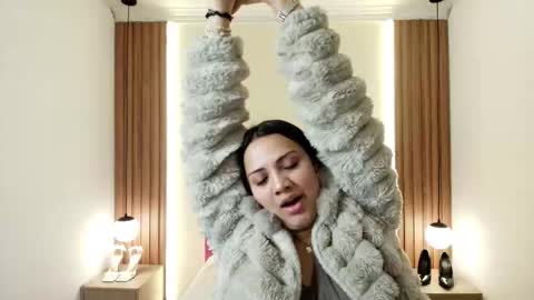 I V O N N E R O S S online show from 02.19.26