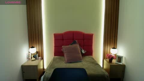 I V O N N E R O S S online show from 04.07.26