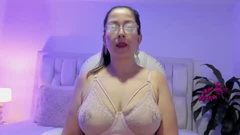 N A T H A L Y   online show from 10.09.25