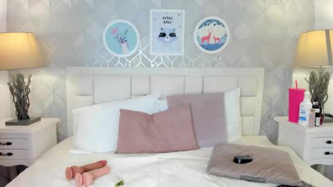 ivonny    online show from 10.25.25