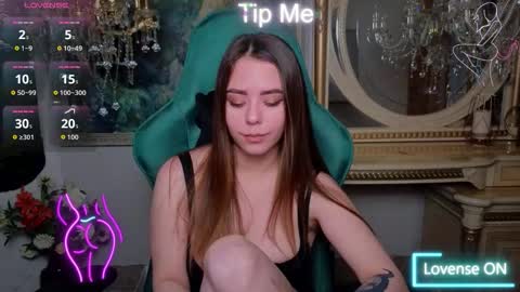 ivorywood_ online show from 10.04.25