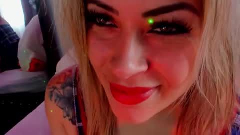 Snapshot of ivy__taylorr chatting on 02.24.25 Diana Rojas online show from 02.24.25