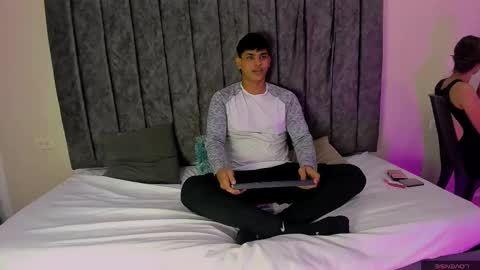 Snapshot of ivy_and_joseph chatting on 03.04.25 ivy_and_joseph online show from 03.04.25