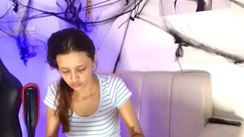 Snapshot of ivy_and_joseph chatting on 10.26.25 ivy_and_joseph online show from 10.26.25