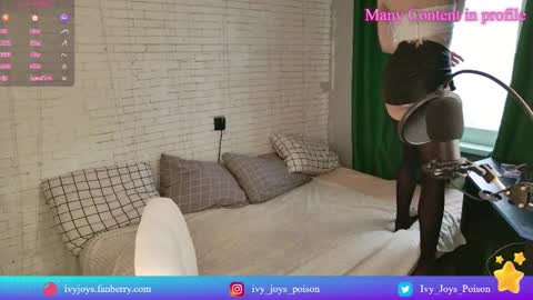 I v y  online show from 02.22.25