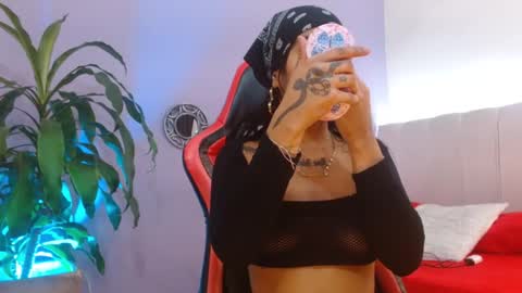 Snapshot of ivy_scorpio chatting on 10.21.25 ivy_scorpio online show from 10.21.25