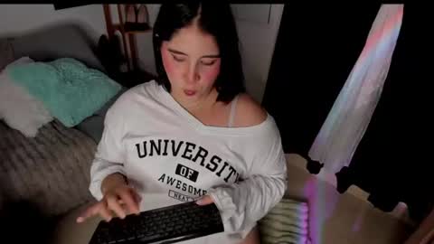I V Y online show from 06.14.26