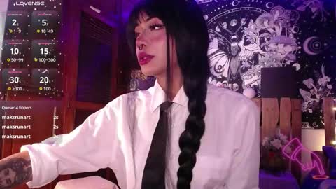 Snapshot of ivybank chatting on 11.22.25 Ivy bank online show from 11.22.25