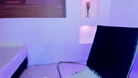 i v y  b l i s s online show from 02.27.25