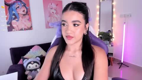 Snapshot of ivycortes chatting on 11.21.25 Ivanna online show from 11.21.25