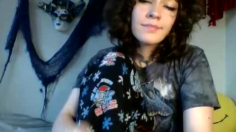 IVY DEVILL online show from 11.26.25