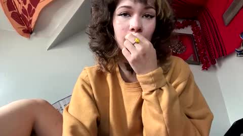 IVY DEVILL online show from 05.26.26