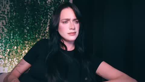 Snapshot of ivyjonson chatting on 02.20.25 Miss Ivy online show from 02.20.25